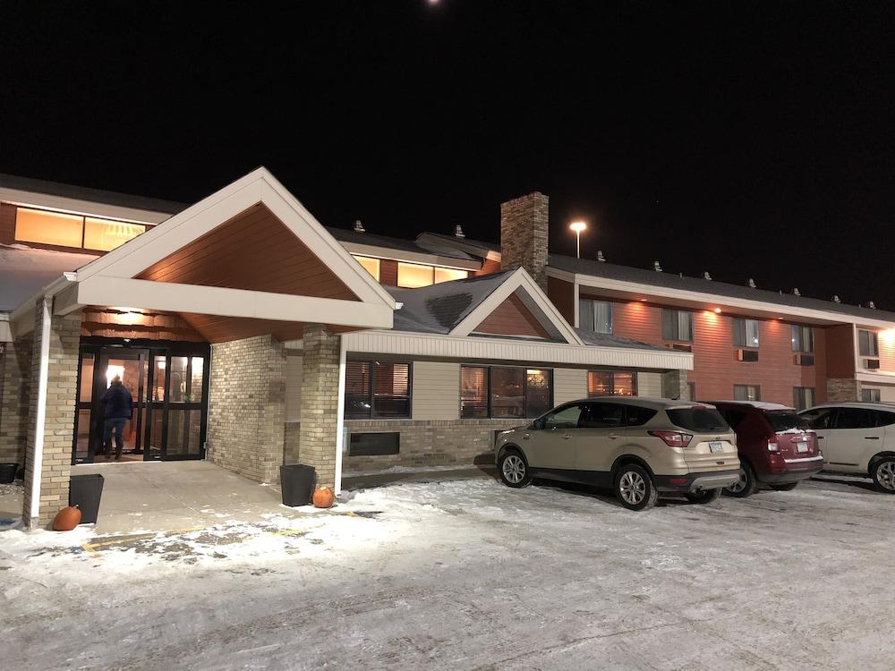Americinn By Wyndham Fargo West Acres Экстерьер фото
