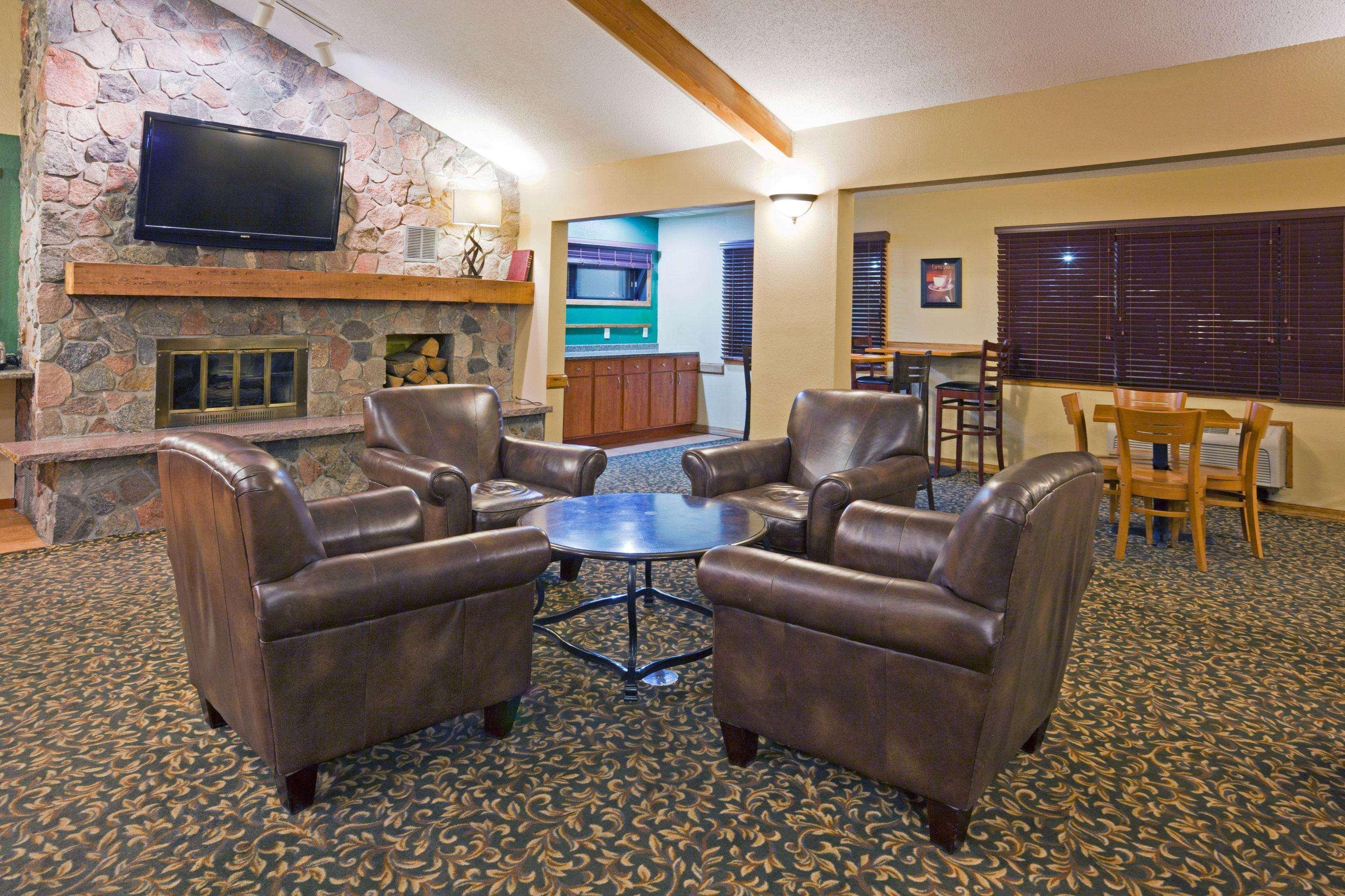 Americinn By Wyndham Fargo West Acres Экстерьер фото