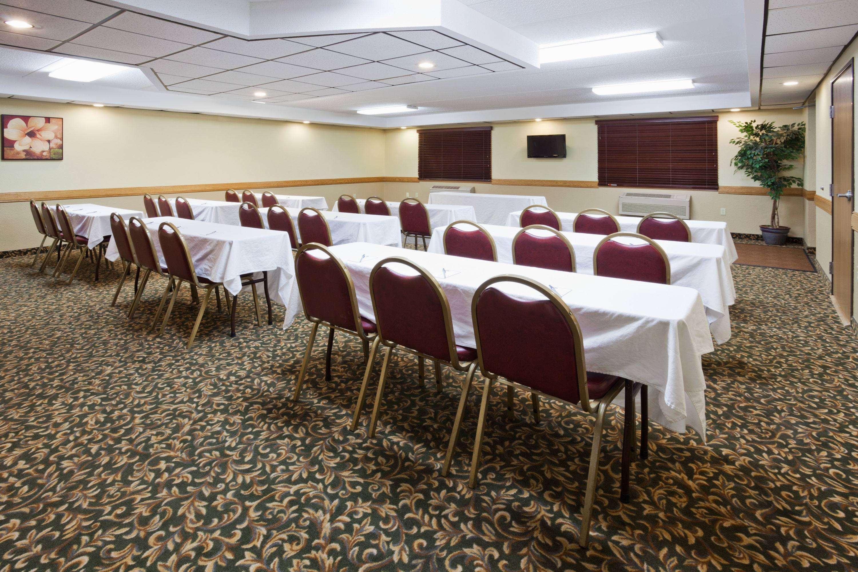 Americinn By Wyndham Fargo West Acres Экстерьер фото